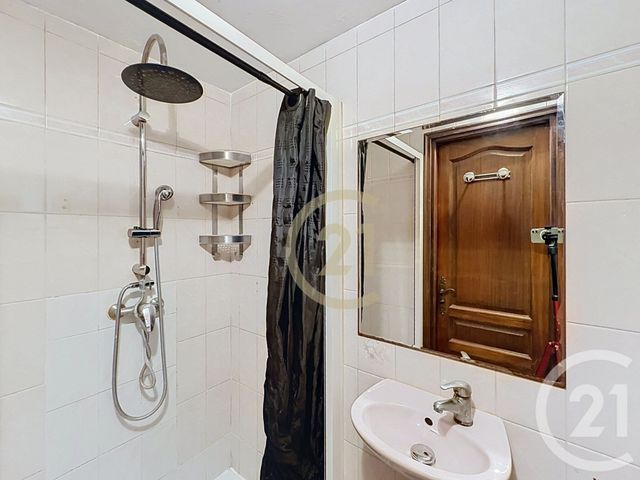 Appartement T2 &agrave; louer - 2 pi&egrave;ces - 70 m2 - Cannes La Bocca - 06 - PROVENCE-ALPES-COTE-D-AZUR