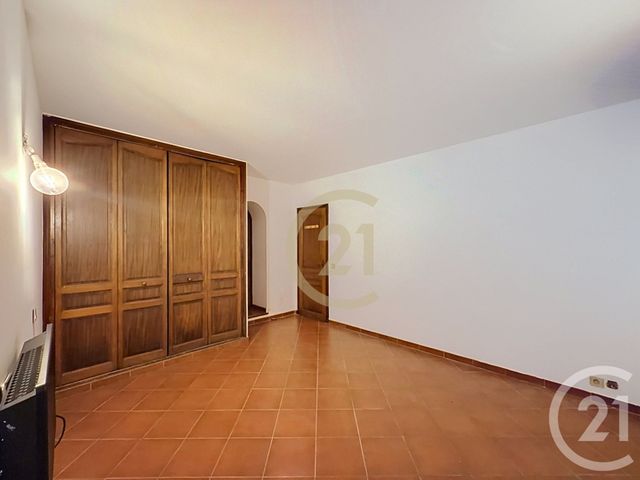 Appartement T2 &agrave; louer - 2 pi&egrave;ces - 70 m2 - Cannes La Bocca - 06 - PROVENCE-ALPES-COTE-D-AZUR