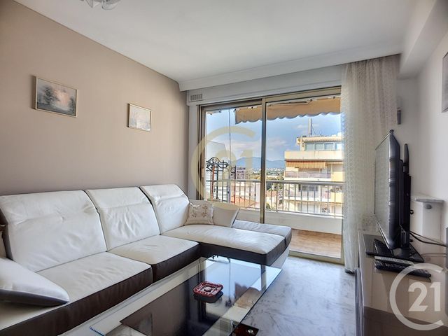 Appartement F2 &agrave; louer - 2 pi&egrave;ces - 48,80 m2 - Cannes La Bocca - 06 - PROVENCE-ALPES-COTE-D-AZUR