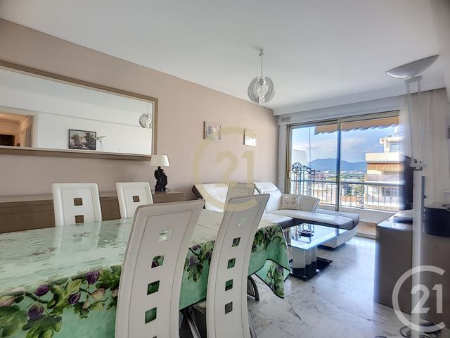Appartement F2 &agrave; louer - 2 pi&egrave;ces - 48,80 m2 - Cannes La Bocca - 06 - PROVENCE-ALPES-COTE-D-AZUR