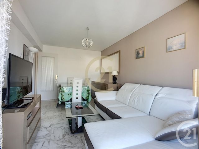 Appartement F2 &agrave; louer - 2 pi&egrave;ces - 48,80 m2 - Cannes La Bocca - 06 - PROVENCE-ALPES-COTE-D-AZUR