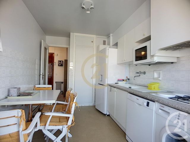 Appartement F2 &agrave; louer - 2 pi&egrave;ces - 48,80 m2 - Cannes La Bocca - 06 - PROVENCE-ALPES-COTE-D-AZUR