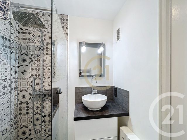Appartement T2 &agrave; louer - 2 pi&egrave;ces - 46,07 m2 - Le Cannet - 06 - PROVENCE-ALPES-COTE-D-AZUR