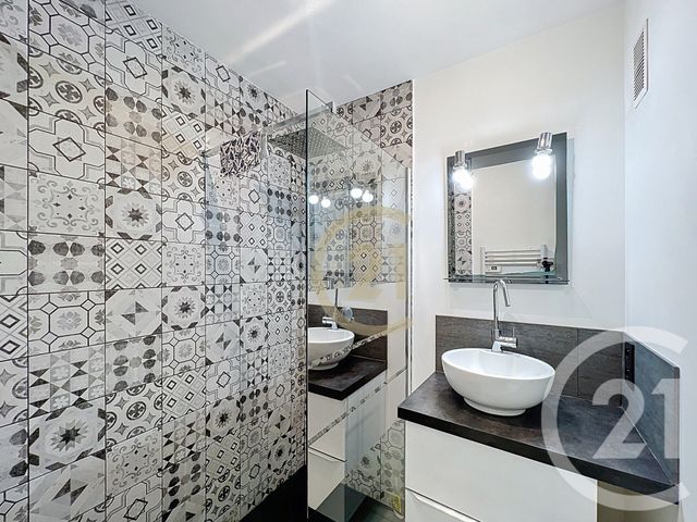 Appartement T2 &agrave; louer - 2 pi&egrave;ces - 46,07 m2 - Le Cannet - 06 - PROVENCE-ALPES-COTE-D-AZUR
