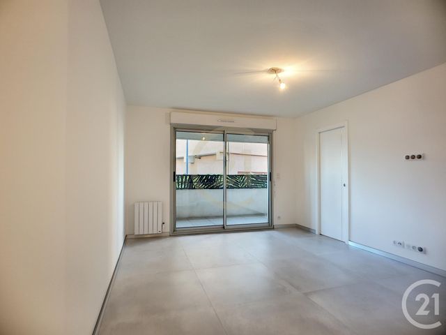 Appartement F2 &agrave; louer - 2 pi&egrave;ces - 37,50 m2 - Cannes La Bocca - 06 - PROVENCE-ALPES-COTE-D-AZUR