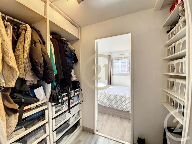 Appartement F2 + cab &agrave; vendre - 2 pi&egrave;ces - 29 m2 - Cannes La Bocca - 06 - PROVENCE-ALPES-COTE-D-AZUR