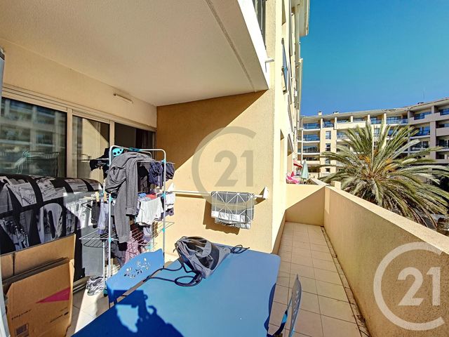 Appartement F2 + cab &agrave; vendre - 2 pi&egrave;ces - 29 m2 - Cannes La Bocca - 06 - PROVENCE-ALPES-COTE-D-AZUR