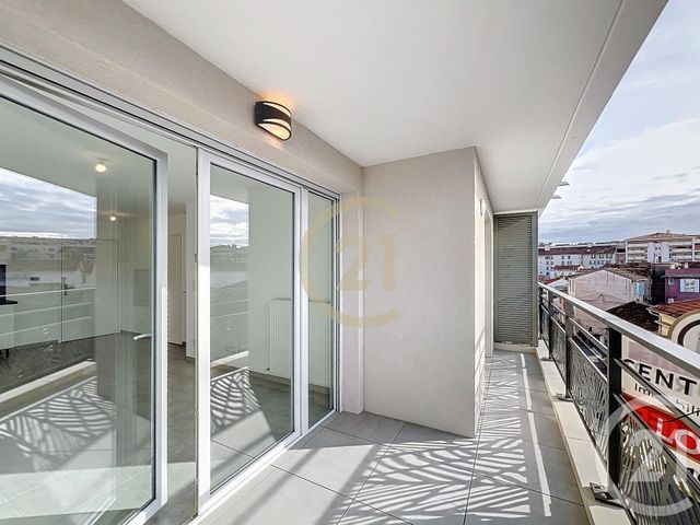 Appartement T2 &agrave; louer - 2 pi&egrave;ces - 36,18 m2 - Cannes La Bocca - 06 - PROVENCE-ALPES-COTE-D-AZUR