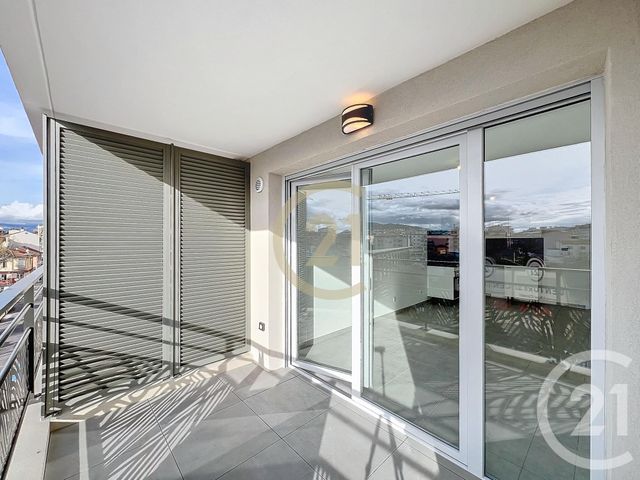 Appartement T2 &agrave; louer - 2 pi&egrave;ces - 36,18 m2 - Cannes La Bocca - 06 - PROVENCE-ALPES-COTE-D-AZUR