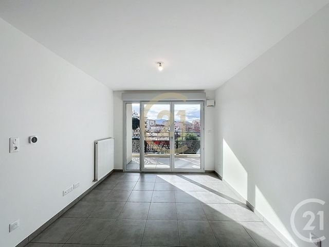 Appartement T2 &agrave; louer - 2 pi&egrave;ces - 36,18 m2 - Cannes La Bocca - 06 - PROVENCE-ALPES-COTE-D-AZUR