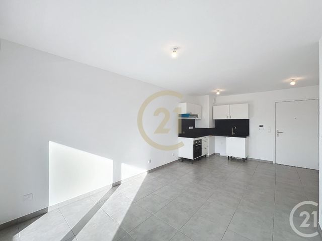 Appartement T2 &agrave; louer - 2 pi&egrave;ces - 36,18 m2 - Cannes La Bocca - 06 - PROVENCE-ALPES-COTE-D-AZUR