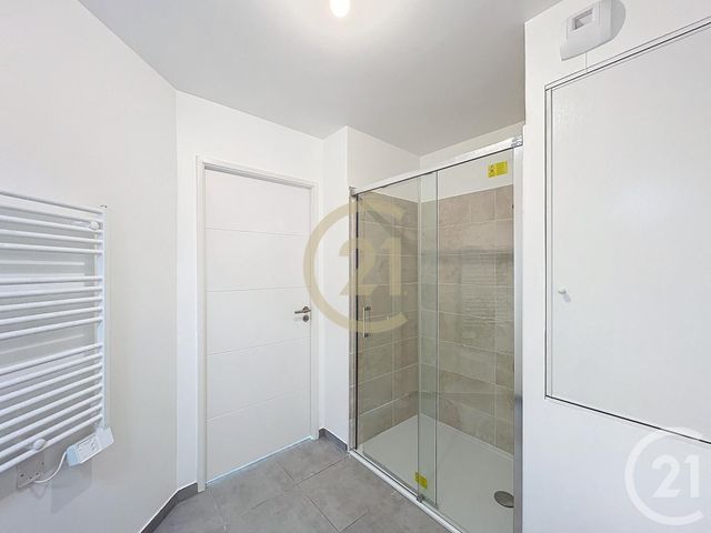 Appartement T2 &agrave; louer - 2 pi&egrave;ces - 36,18 m2 - Cannes La Bocca - 06 - PROVENCE-ALPES-COTE-D-AZUR