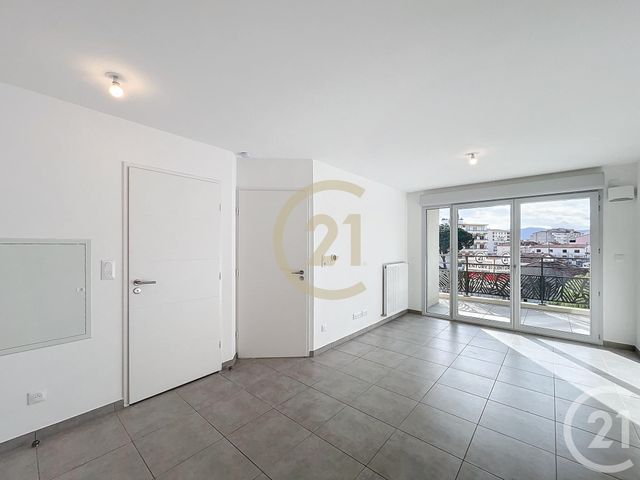 Appartement T2 &agrave; louer - 2 pi&egrave;ces - 36,18 m2 - Cannes La Bocca - 06 - PROVENCE-ALPES-COTE-D-AZUR