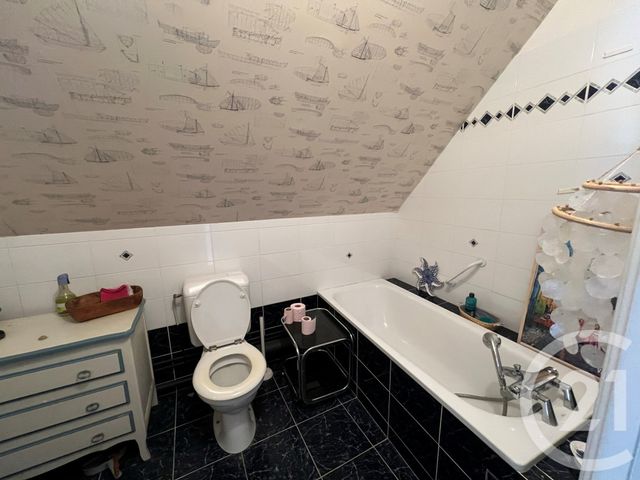 Maison &agrave; louer - 3 pi&egrave;ces - 110,30 m2 - Hellemmes Lille - 59 - NORD-PAS-DE-CALAIS