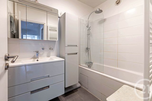 Appartement T3 à louer - 3 pièces - 68,22 m2 - Boulogne Billancourt - 92 - ILE-DE-FRANCE