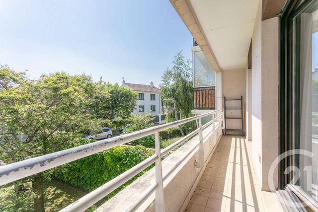 Appartement T4 &agrave; louer - 4 pi&egrave;ces - 89,50 m2 - Suresnes - 92 - ILE-DE-FRANCE