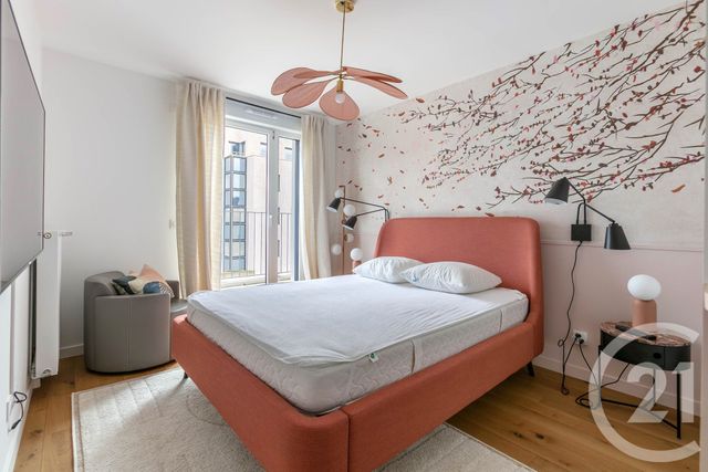 Appartement Duplex &agrave; louer - 6 pi&egrave;ces - 145 m2 - Suresnes - 92 - ILE-DE-FRANCE