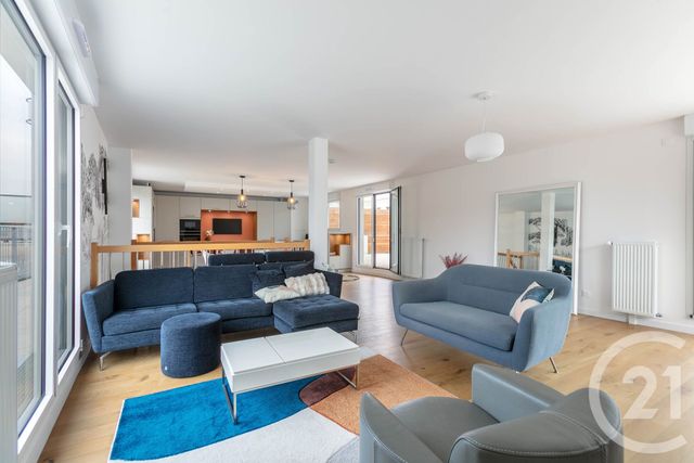 Appartement Duplex &agrave; louer - 6 pi&egrave;ces - 145 m2 - Suresnes - 92 - ILE-DE-FRANCE