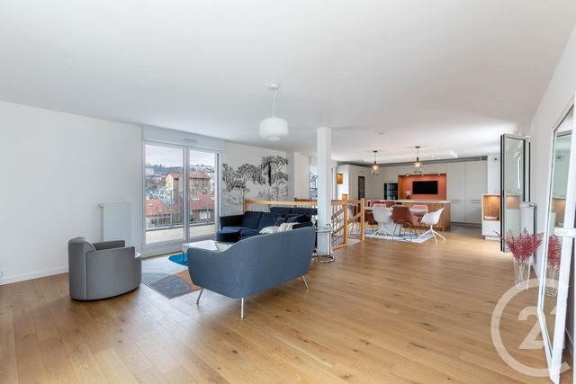Appartement Duplex &agrave; louer - 6 pi&egrave;ces - 145 m2 - Suresnes - 92 - ILE-DE-FRANCE