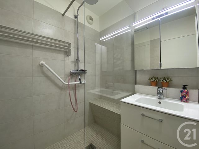 Appartement T3 &agrave; louer - 3 pi&egrave;ces - 76,42 m2 - Issy Les Moulineaux - 92 - ILE-DE-FRANCE