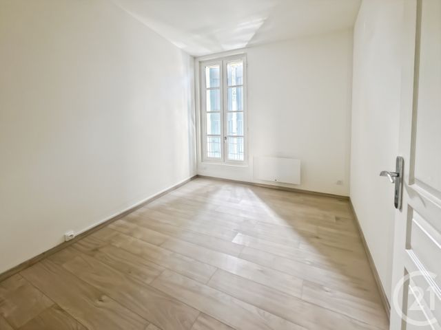Appartement Duplex &agrave; louer - 3 pi&egrave;ces - 69,04 m2 - Pezenas - 34 - LANGUEDOC-ROUSSILLON