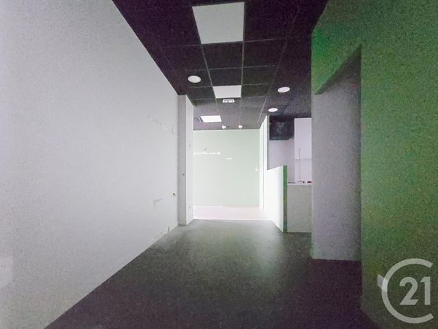 Local commercial à louer - 100.25 m2 - 34 - Herault