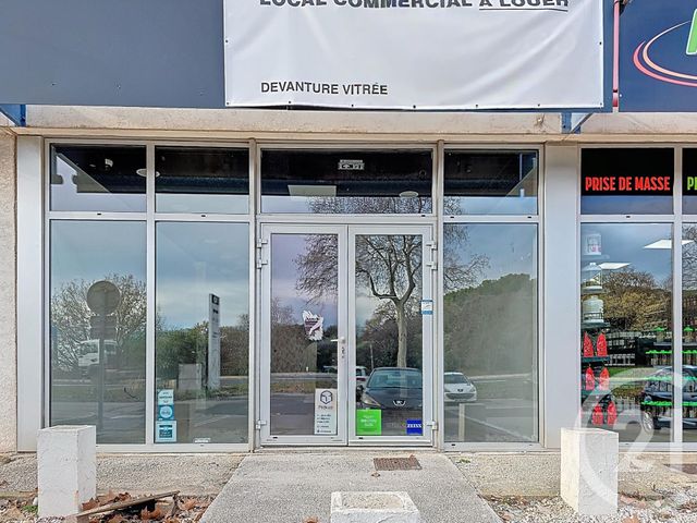 Local commercial à louer - 100.25 m2 - 34 - Herault