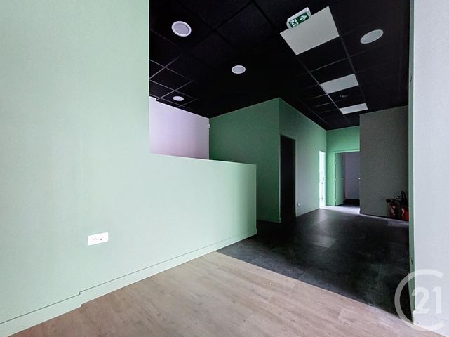 Local commercial à louer - 100.25 m2 - 34 - Herault