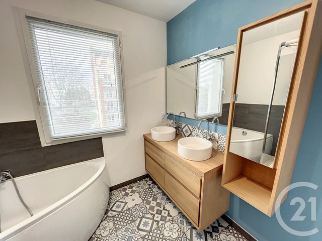 Appartement T3 &agrave; louer - 3 pi&egrave;ces - 81,41 m2 - Lille - 59 - NORD-PAS-DE-CALAIS