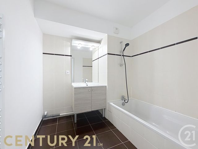 Appartement T3 &agrave; vendre - 3 pi&egrave;ces - 62,80 m2 - Sathonay Camp - 69 - RHONE-ALPES