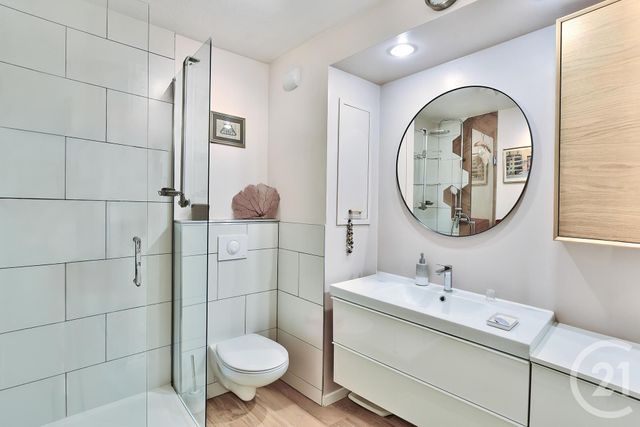 Appartement T2 à vendre - 2 pièces - 46,49 m2 - Sathonay Camp - 69 - RHONE-ALPES