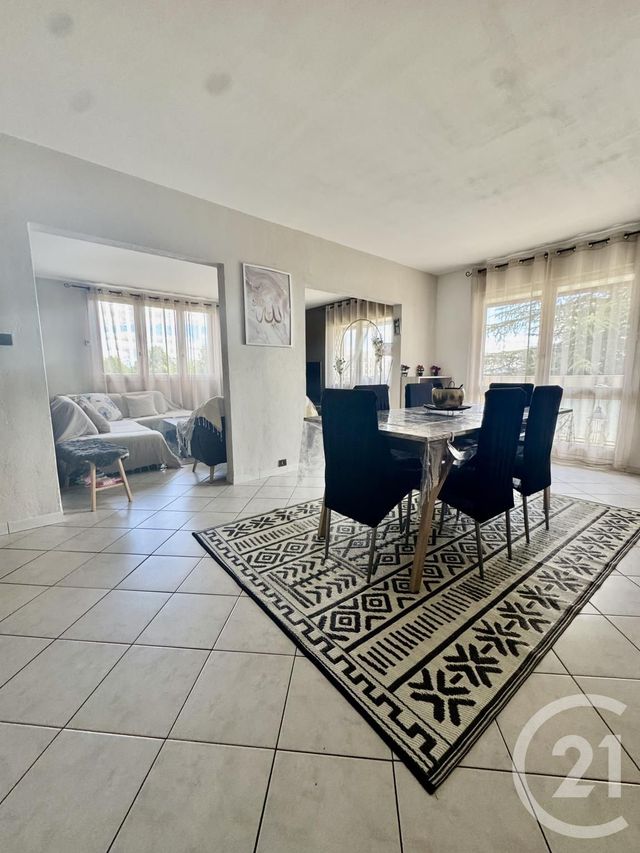 Appartement T5 &agrave; vendre - 5 pi&egrave;ces - 107,14 m2 - Rillieux La Pape - 69 - RHONE-ALPES