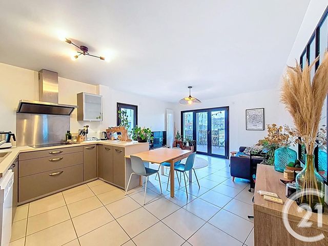 Appartement T3 &agrave; vendre - 3 pi&egrave;ces - 63 m2 - Sathonay Camp - 69 - RHONE-ALPES