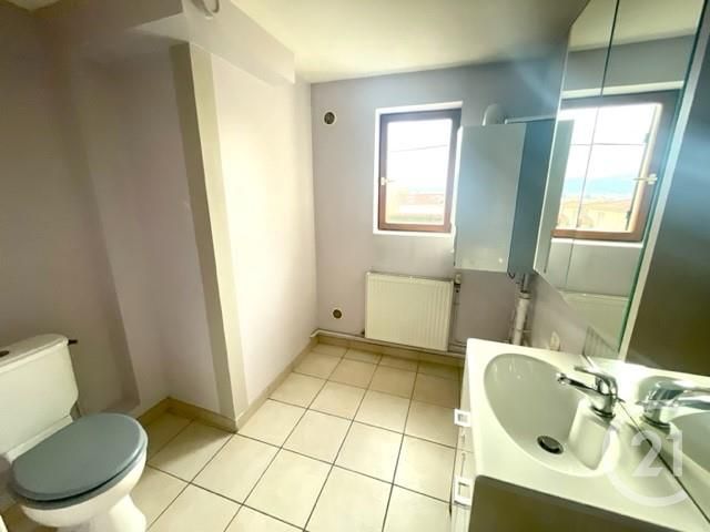 Appartement F3 &agrave; louer - 3 pi&egrave;ces - 78 m2 - Genay - 69 - RHONE-ALPES