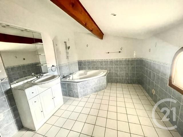 Appartement F3 &agrave; louer - 3 pi&egrave;ces - 78 m2 - Genay - 69 - RHONE-ALPES