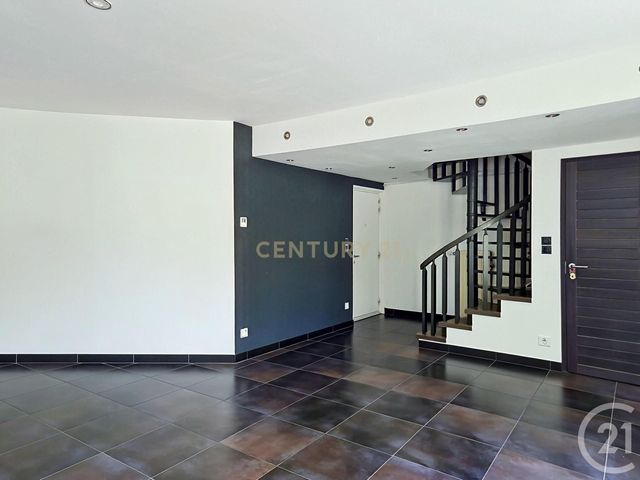 Appartement Duplex &agrave; vendre - 4 pi&egrave;ces - 84 m2 - Sathonay Camp - 69 - RHONE-ALPES