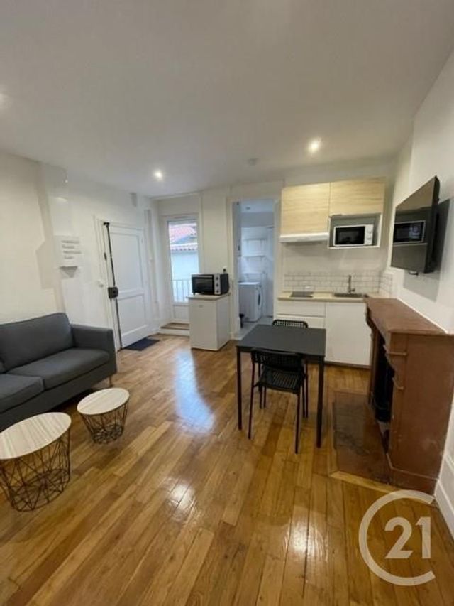 Appartement F2 &agrave; louer - 2 pi&egrave;ces - 33,15 m2 - Sathonay Camp - 69 - RHONE-ALPES