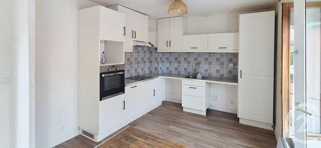 Maison &agrave; louer - 4 pi&egrave;ces - 85 m2 - St Andre De Corcy - 01 - RHONE-ALPES