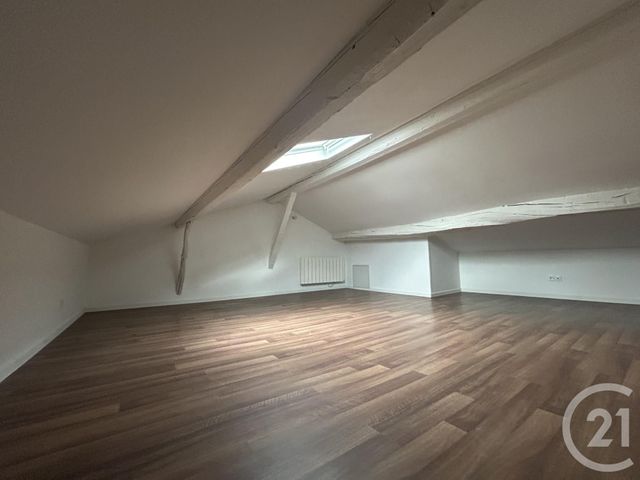 Maison &agrave; louer - 4 pi&egrave;ces - 115 m2 - Villieu Loyes Mollon - 01 - RHONE-ALPES