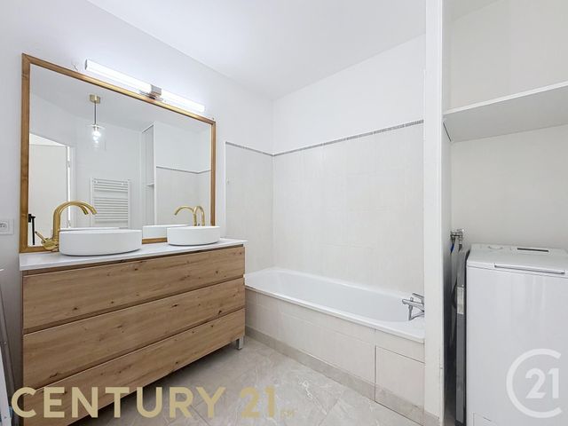 Appartement T2 &agrave; louer - 2 pi&egrave;ces - 45,12 m2 - St Priest - 69 - RHONE-ALPES