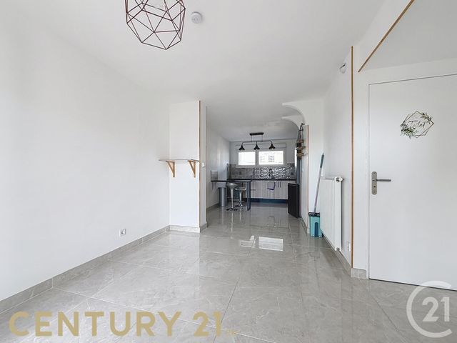 Appartement T2 &agrave; louer - 2 pi&egrave;ces - 45,12 m2 - St Priest - 69 - RHONE-ALPES