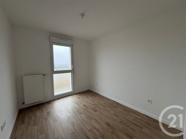 Appartement F4 &agrave; louer - 4 pi&egrave;ces - 80 m2 - Bruyeres Le Chatel - 91 - ILE-DE-FRANCE