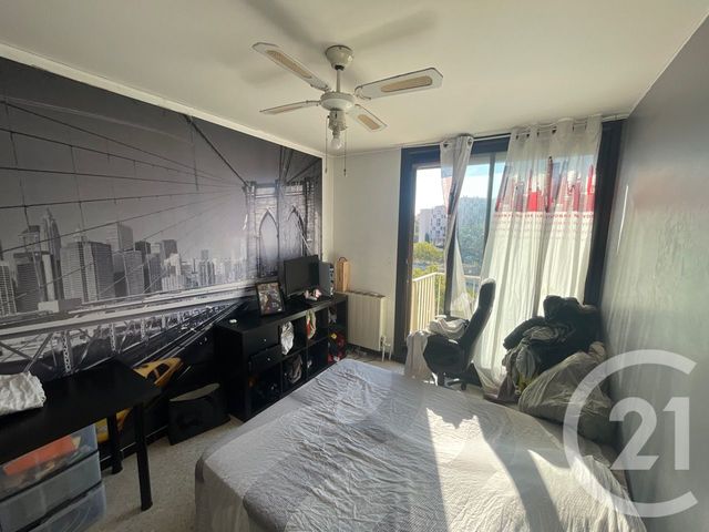 Appartement T4 à vendre - 4 pièces - 83,64 m2 - La Seyne Sur Mer - 83 - PROVENCE-ALPES-COTE-D-AZUR