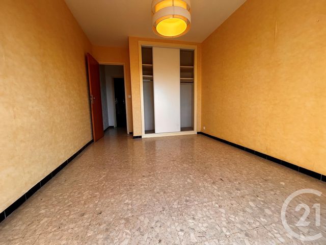 Appartement T2 à vendre - 2 pièces - 58,52 m2 - La Seyne Sur Mer - 83 - PROVENCE-ALPES-COTE-D-AZUR