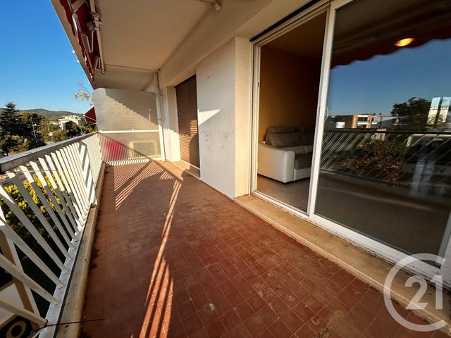 Appartement T2 à vendre - 2 pièces - 58,52 m2 - La Seyne Sur Mer - 83 - PROVENCE-ALPES-COTE-D-AZUR