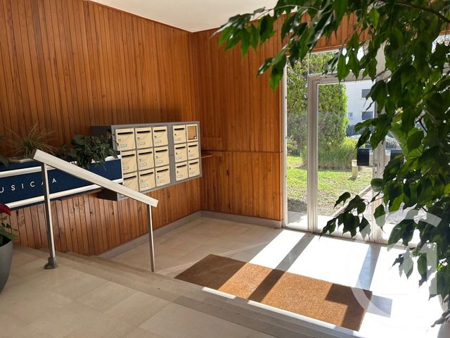 Appartement T2 à vendre - 2 pièces - 58,52 m2 - La Seyne Sur Mer - 83 - PROVENCE-ALPES-COTE-D-AZUR