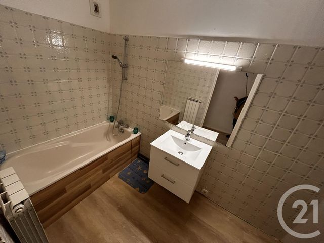 Appartement F5 à vendre - 5 pièces - 79,88 m2 - La Seyne Sur Mer - 83 - PROVENCE-ALPES-COTE-D-AZUR