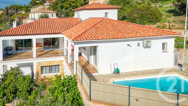 Maison à vendre - 8 pièces - 211,52 m2 - Ollioules - 83 - PROVENCE-ALPES-COTE-D-AZUR