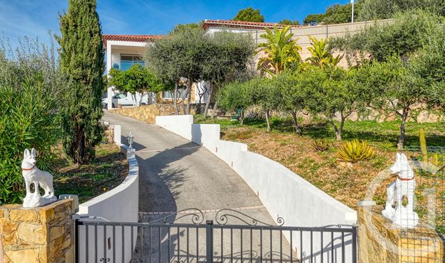 Maison à vendre - 8 pièces - 211,52 m2 - Ollioules - 83 - PROVENCE-ALPES-COTE-D-AZUR