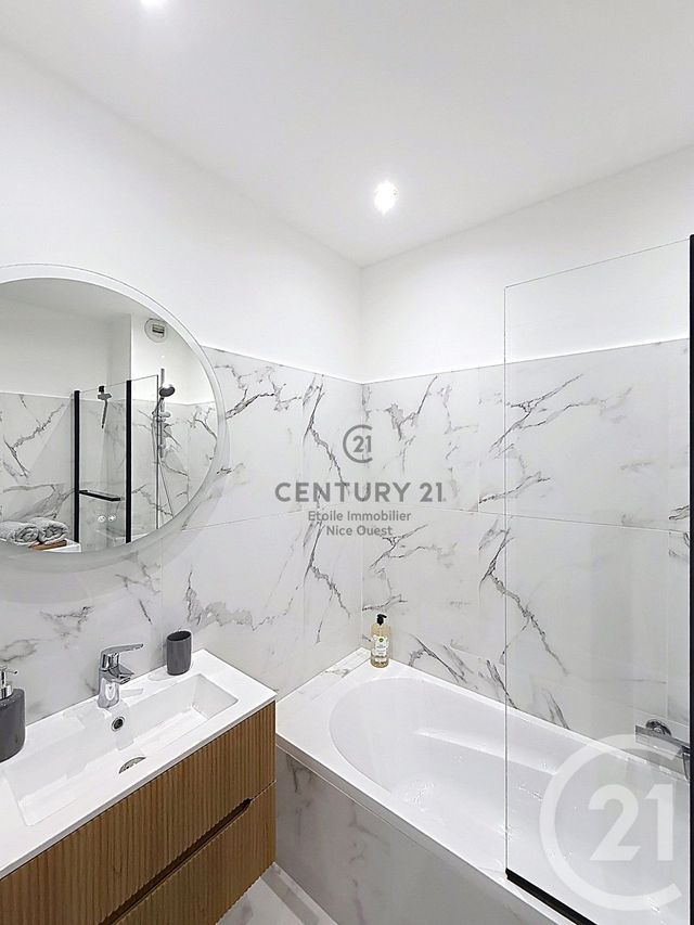 Appartement F1 &agrave; louer - 1 pi&egrave;ce - 27 m2 - Nice - 06 - PROVENCE-ALPES-COTE-D-AZUR